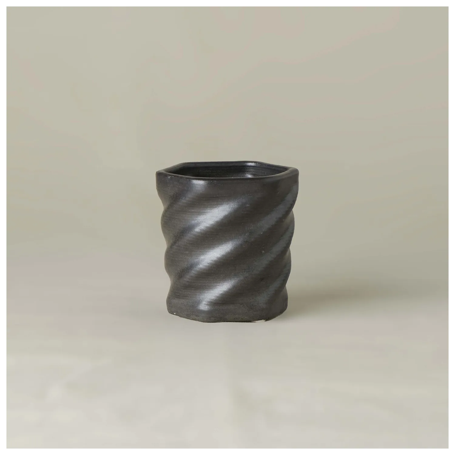 black Ceramic Planter 3D printed front view #color_black