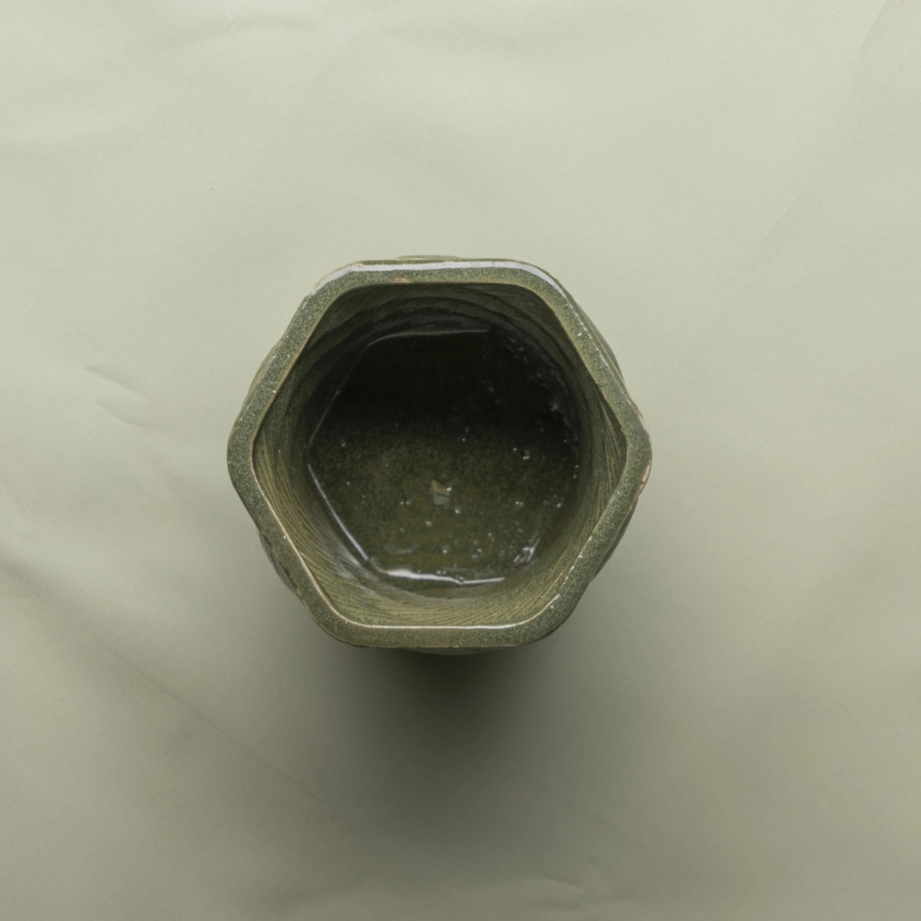 green Ceramic Planter 3D printed top view #color_olive green