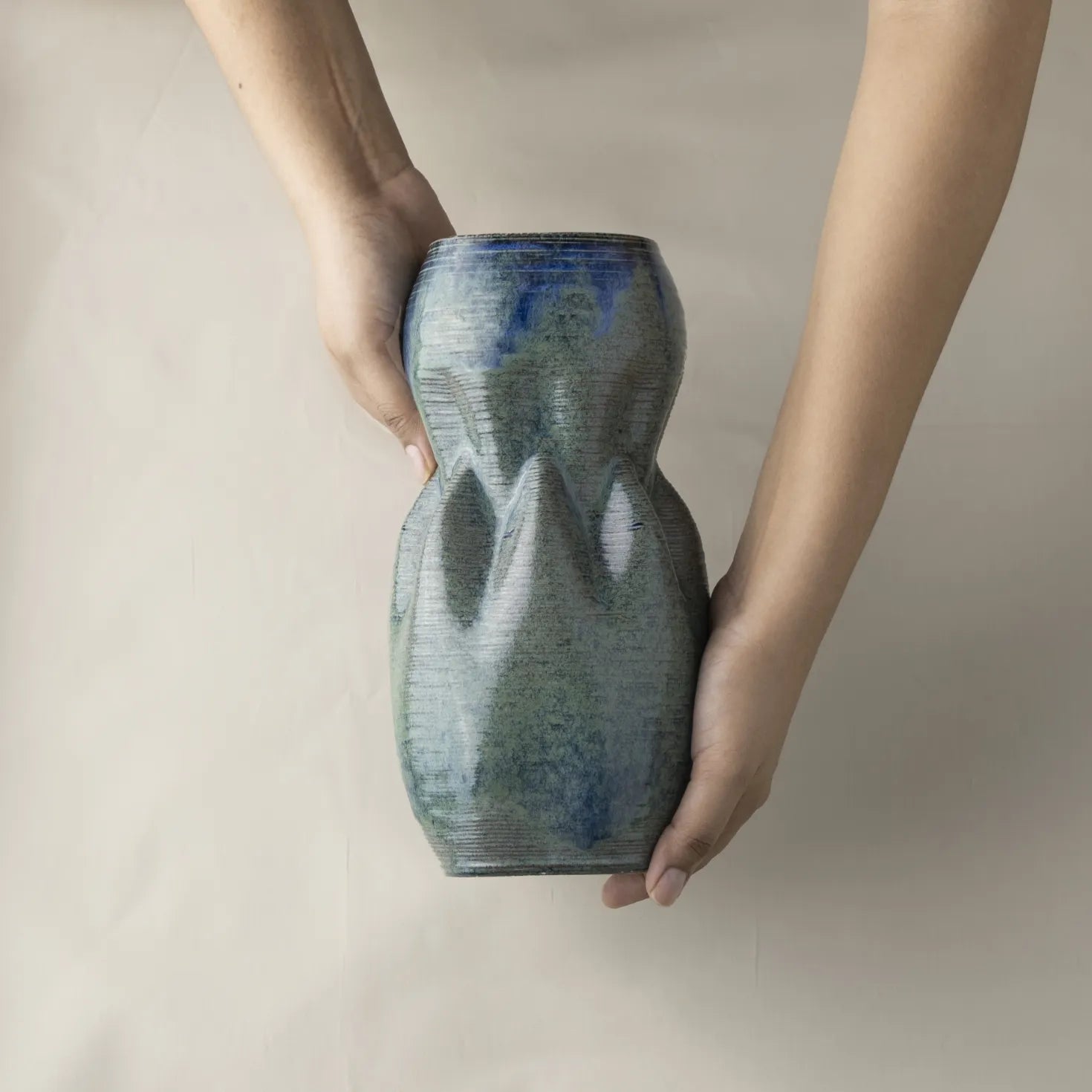 blue Ceramic Flower Vase 3D printed size demo #color_sapphire blue