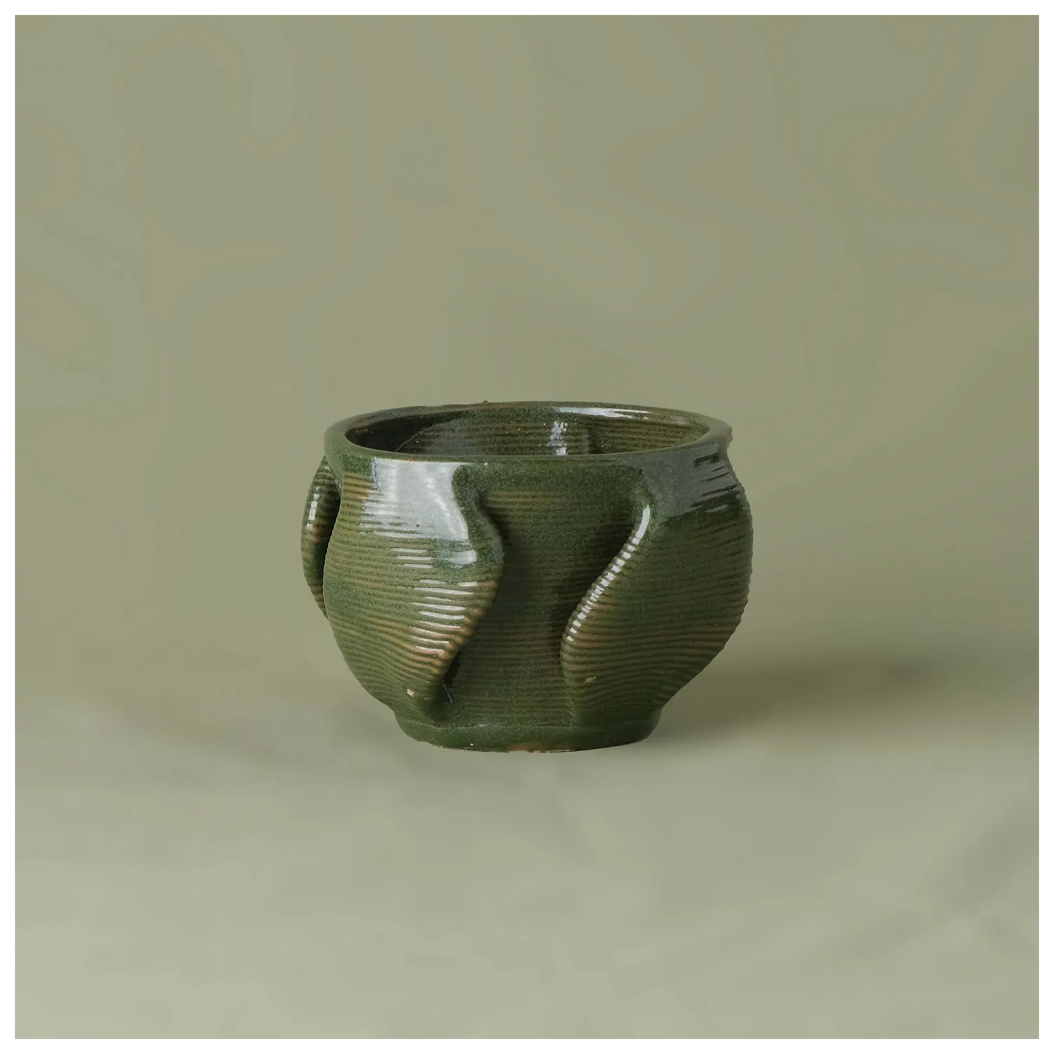 green Ceramic Planter 3D printed front view #color_olive green