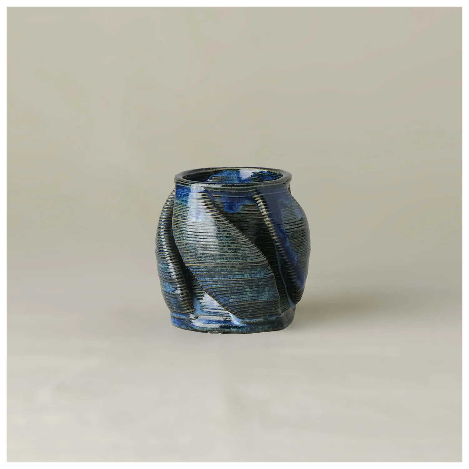blue Ceramic Cutlery Holder 3D printed front view ?#color_sapphire blue
