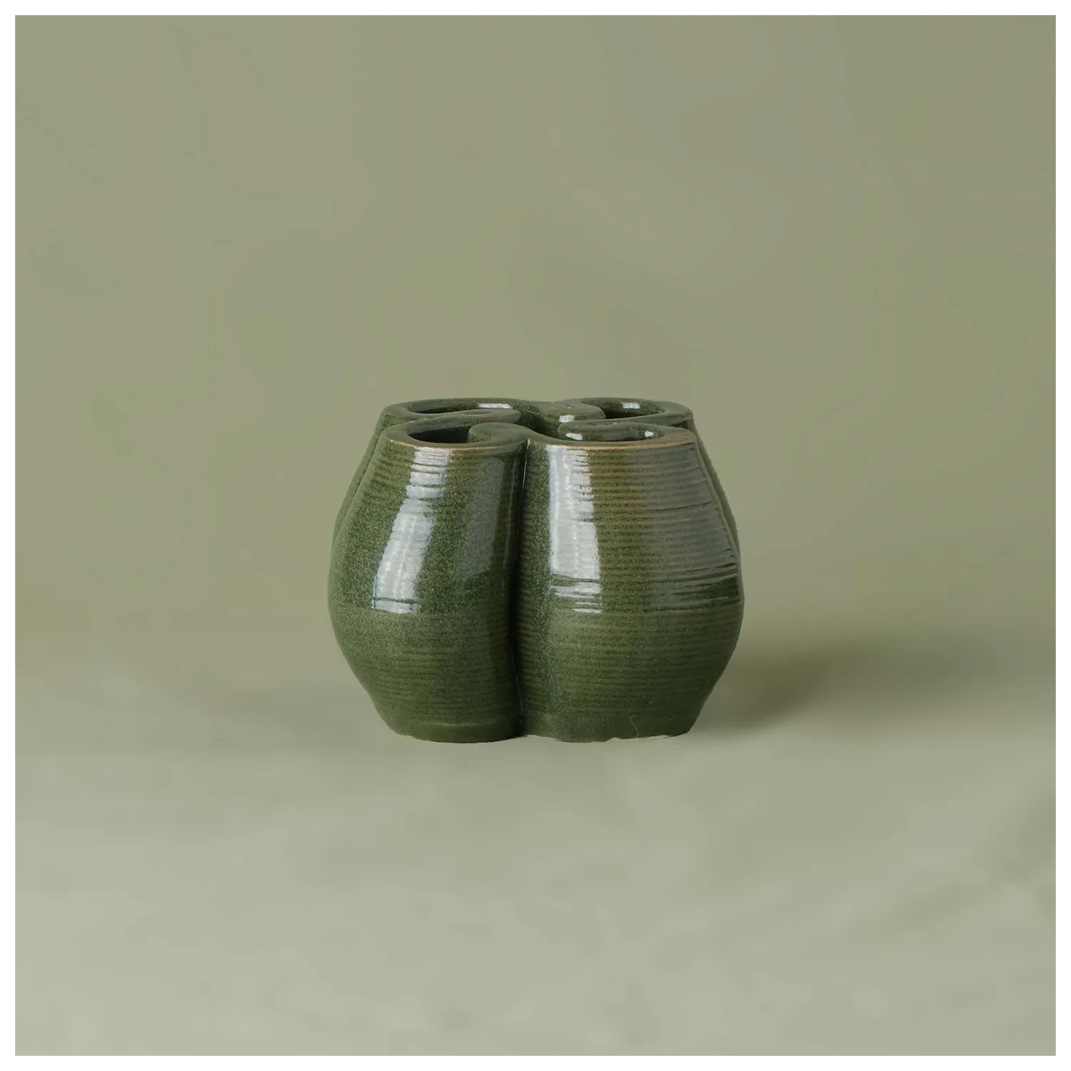 green Ceramic Cutlery Holder 3D printed front view #color_olive green