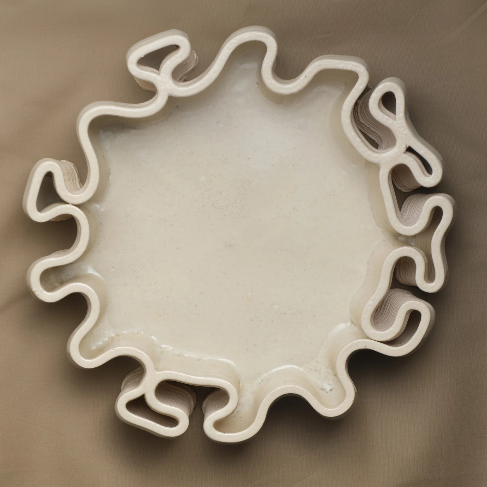 Round white Ceramic Decorative Tray 3D printed top view #color_white