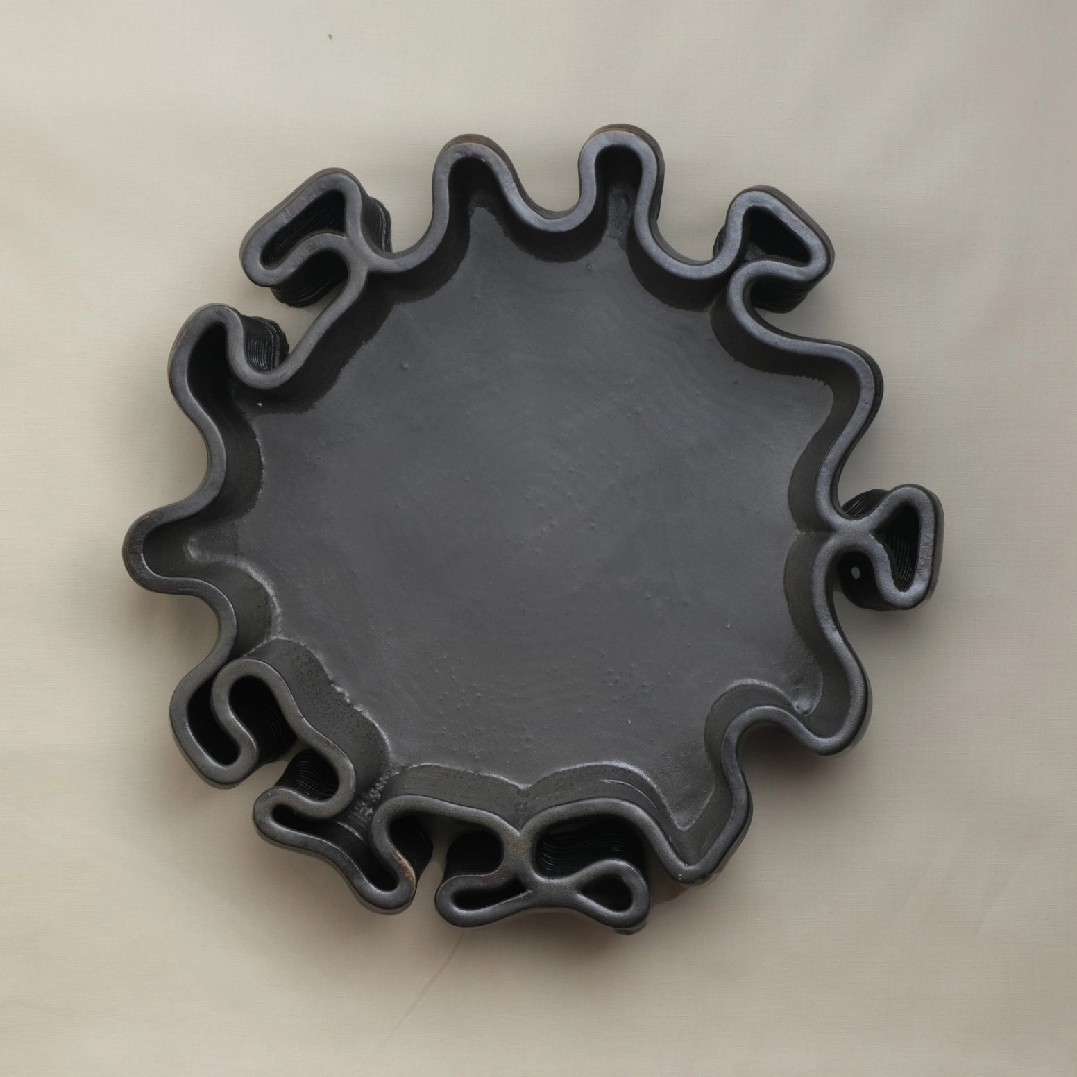 Round black Ceramic Serving Tray 3D printed top view #color_black