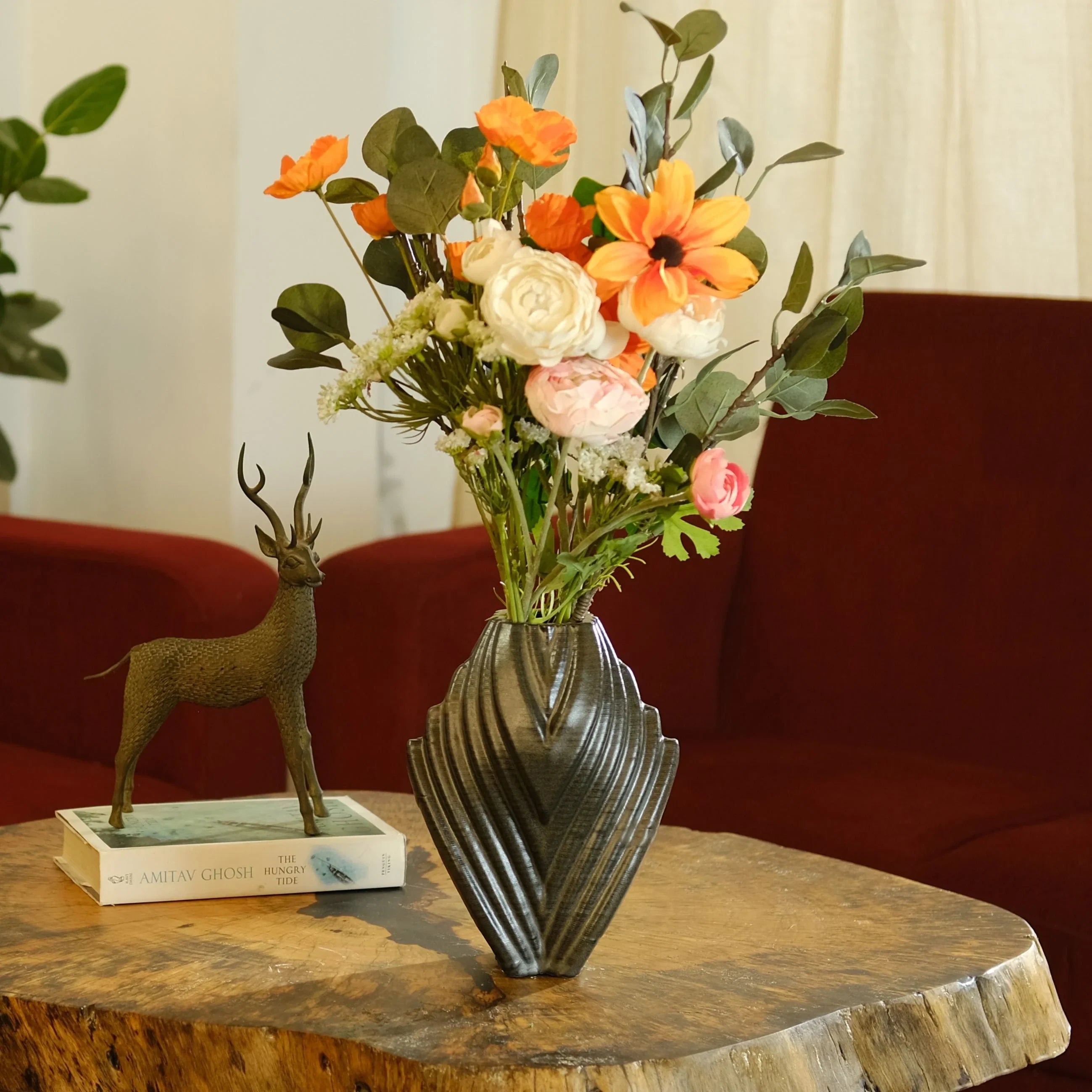 Black ceramic vase with flowers for living room #color_black