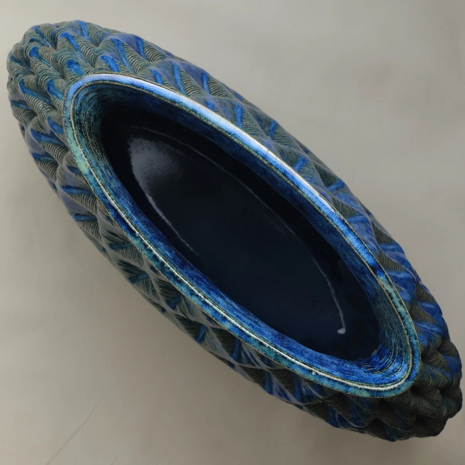 Large blue Ceramic Table Vase 3D printed top view #color_sapphire blue