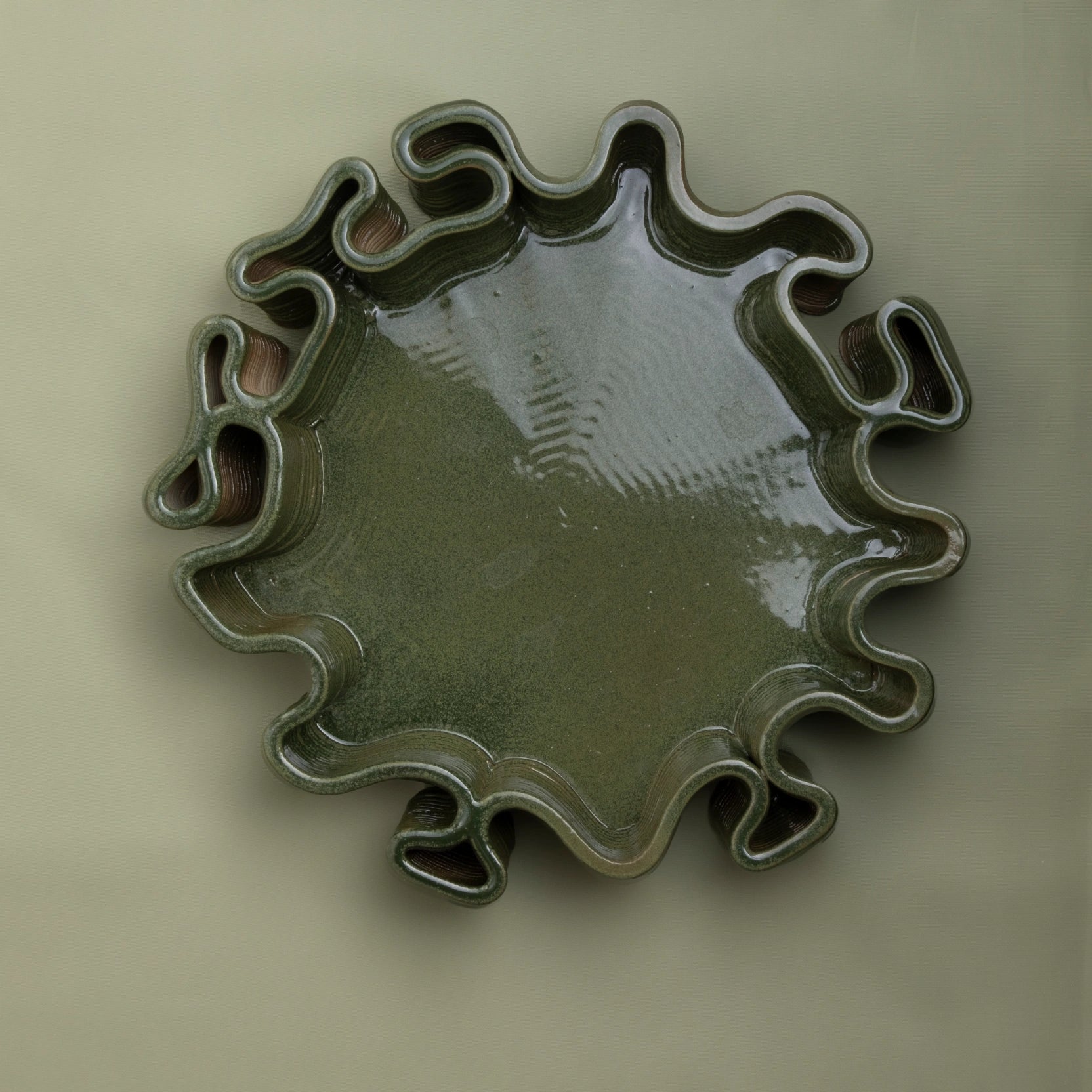 Round green Ceramic Decorative Tray 3D printed top view #color_olive green