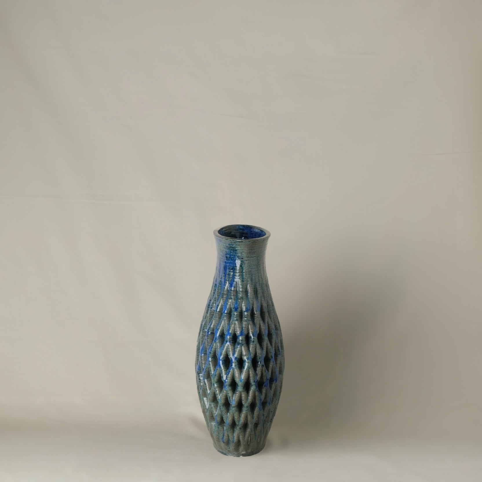 Large blue Ceramic Table Vase 3D printed side view #color_sapphire blue