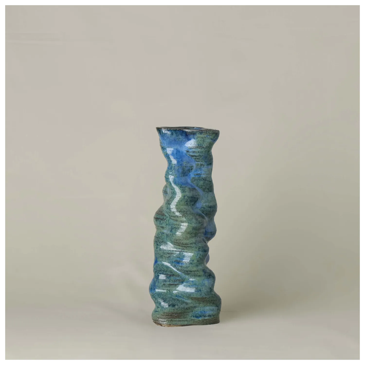 Small blue Ceramic Table Vase 3D printed front view #color_sapphire blue