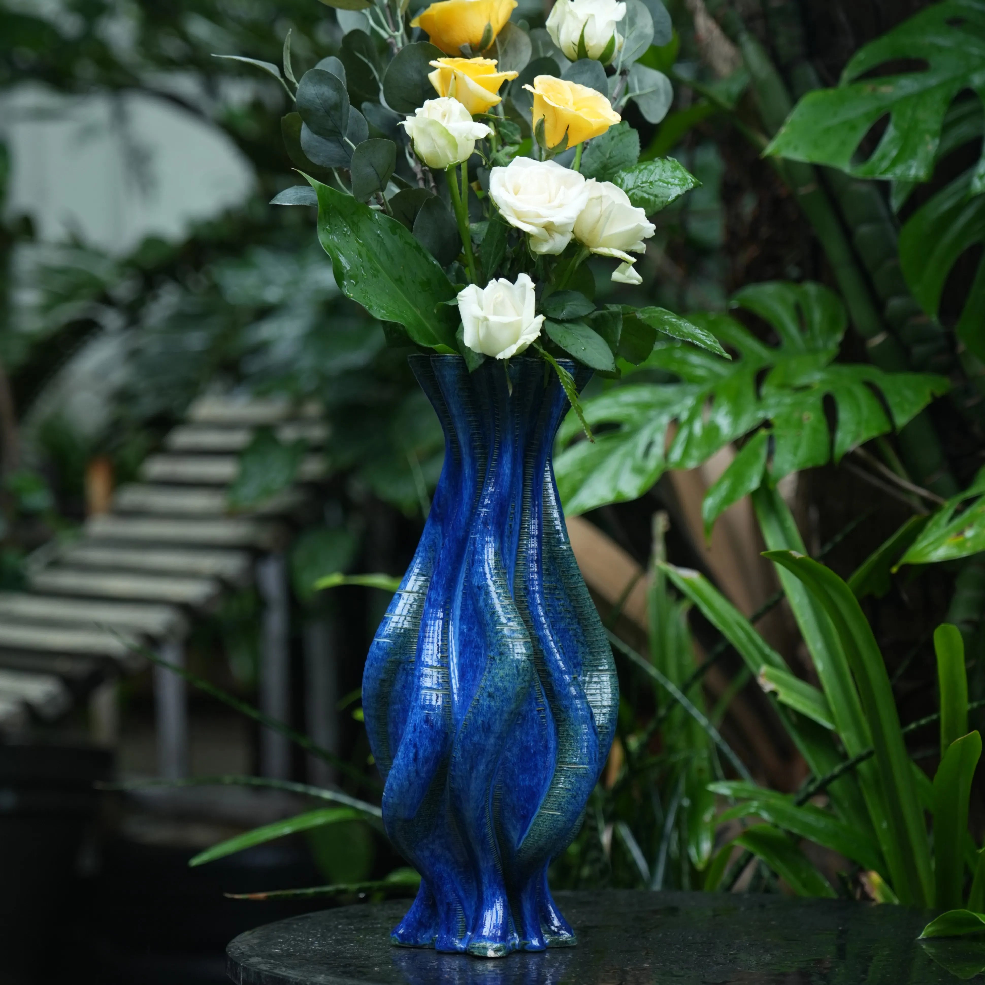 blue ceramic vase medusa with flowers #color_sapphire blue